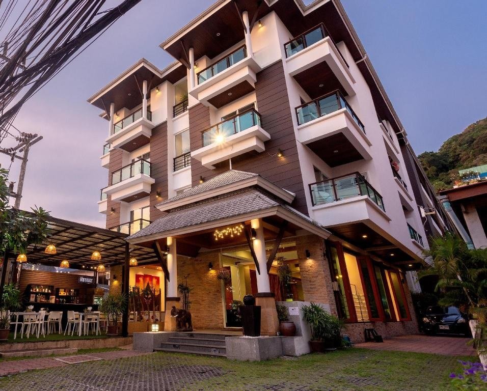 Вход в Baramee Resortel