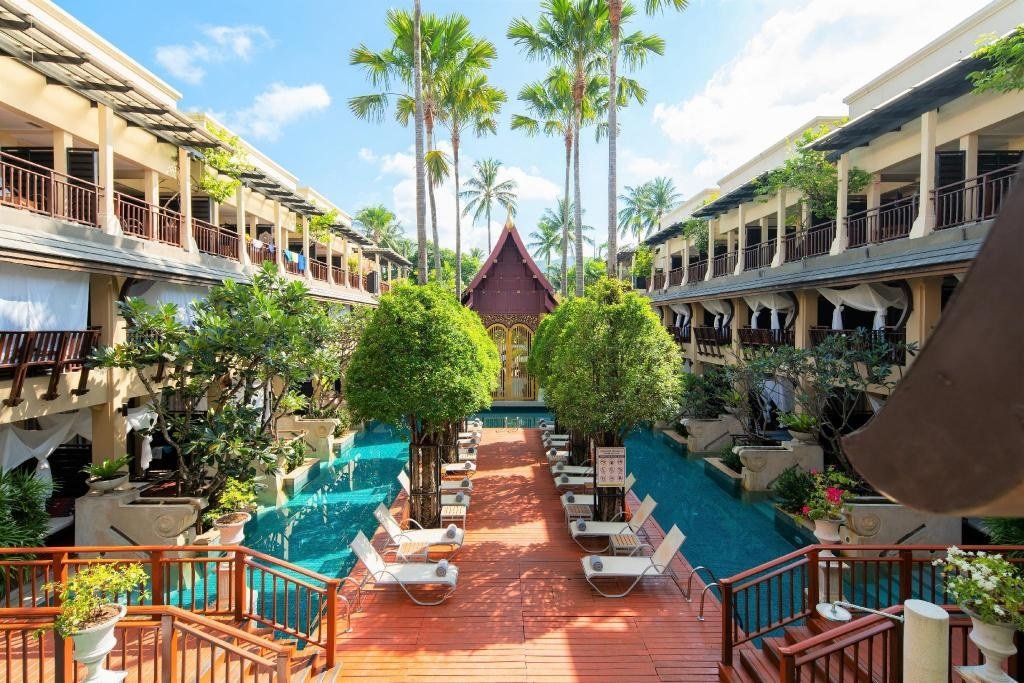 Открытый бассейн Burasari Phuket