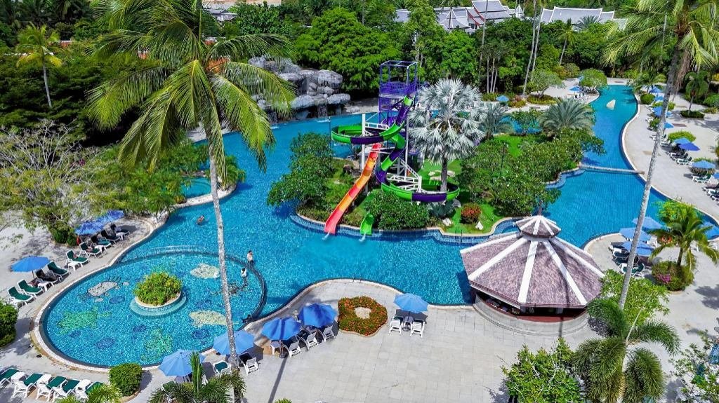 Бассейн Duangjitt Resort and Spa