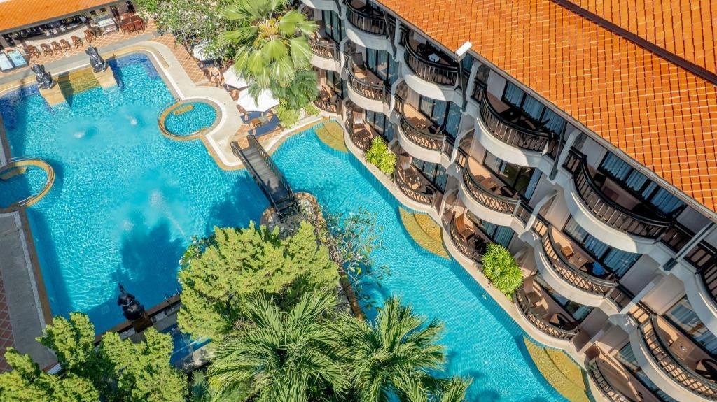 Бассейн Nipa Resort