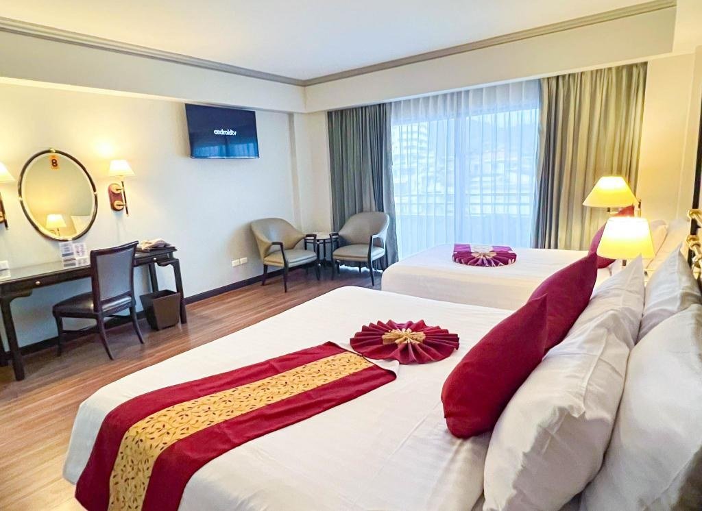 Номер Deluxe в Patong Resort Hotel