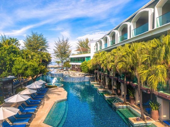 Открытый бассейн Phuket Graceland Resort & Spa