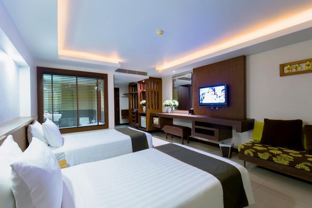 Двухместный Deluxe с раздельными кроватями в Thanthip Beach Resort