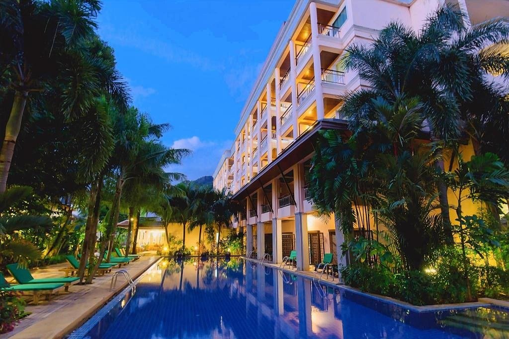 Бассейн Thanthip Beach Resort