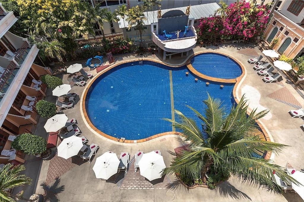 Бассейн Tony Resort